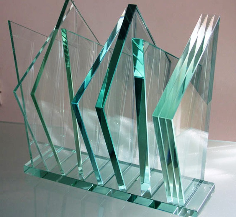 Резка, обработка, закалка, гравировка стекла и зеркал